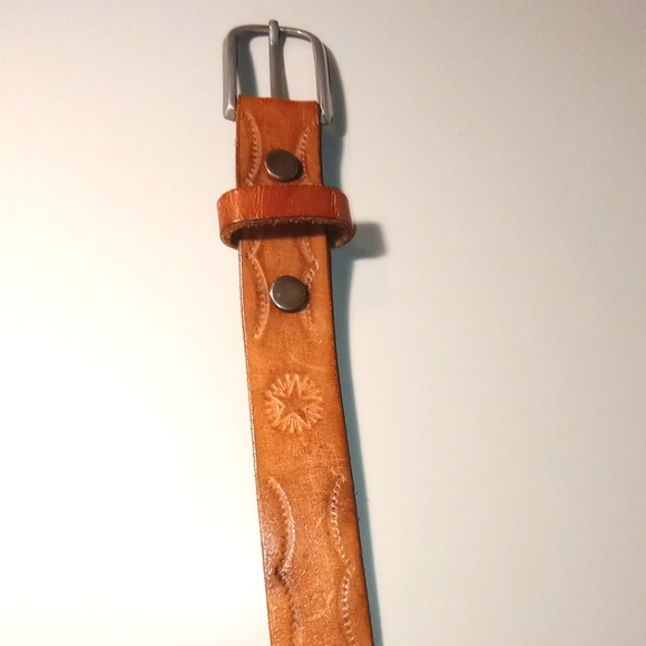 Vintage Hand Crafted Tan Western Tooled Leather Name "Mary" Women's Belt Size 32 - Picture 5 of 13